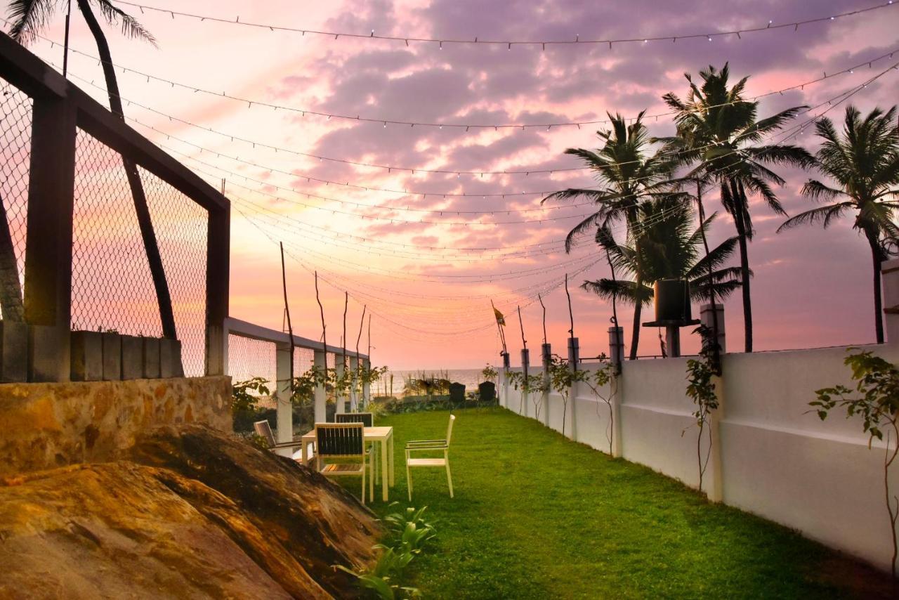 Kavin Beach Hotel Hikkaduwa Exterior photo