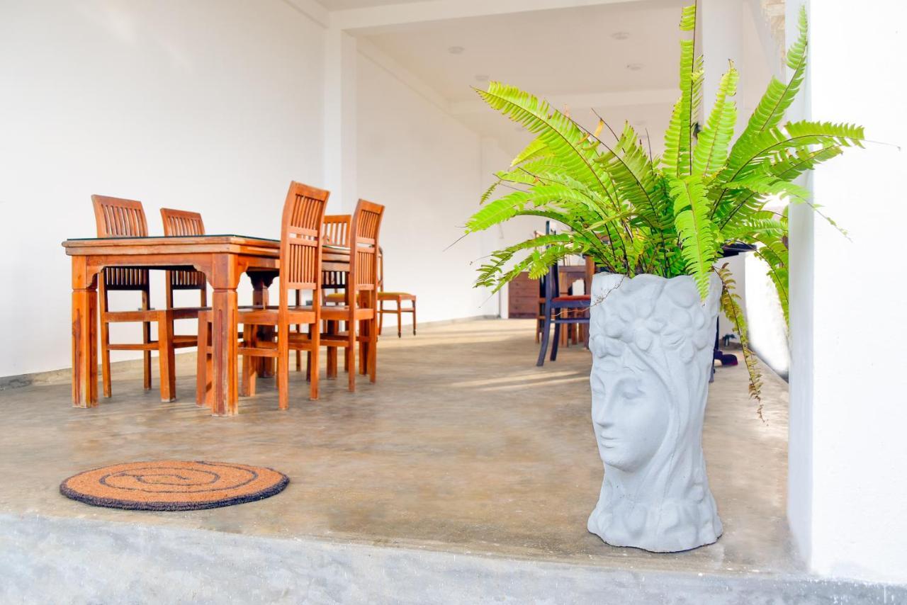 Kavin Beach Hotel Hikkaduwa Exterior photo