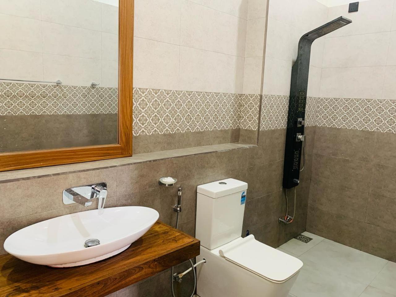 Kavin Beach Hotel Hikkaduwa Exterior photo